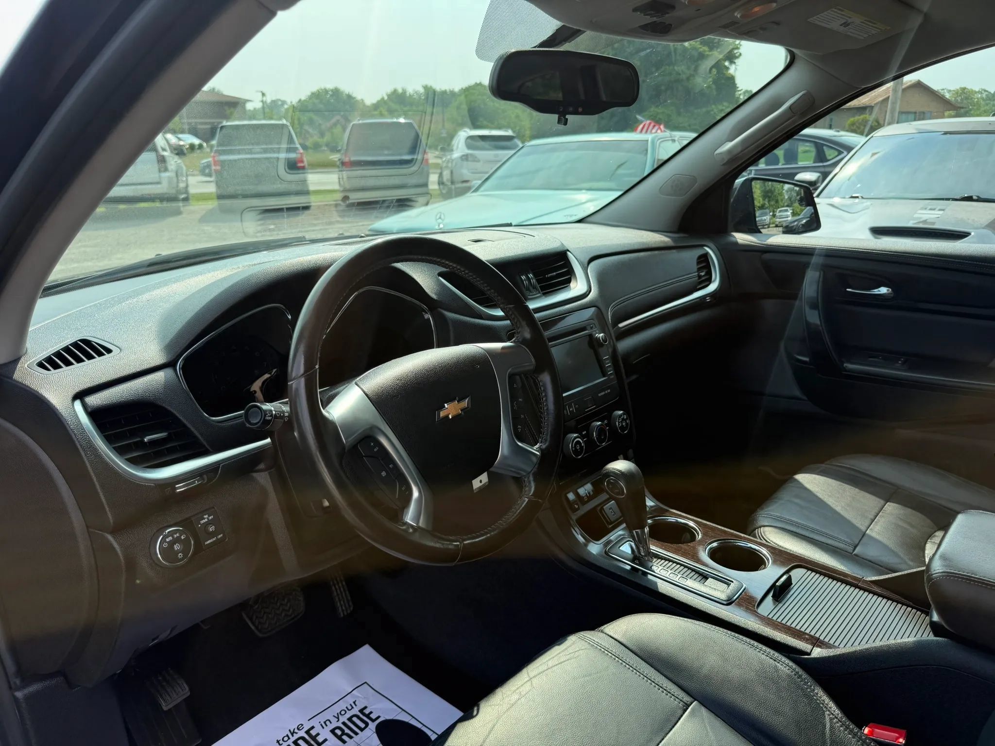 Used 2017 Chevrolet Traverse LT w/ Style and Technology Package FWD image 11