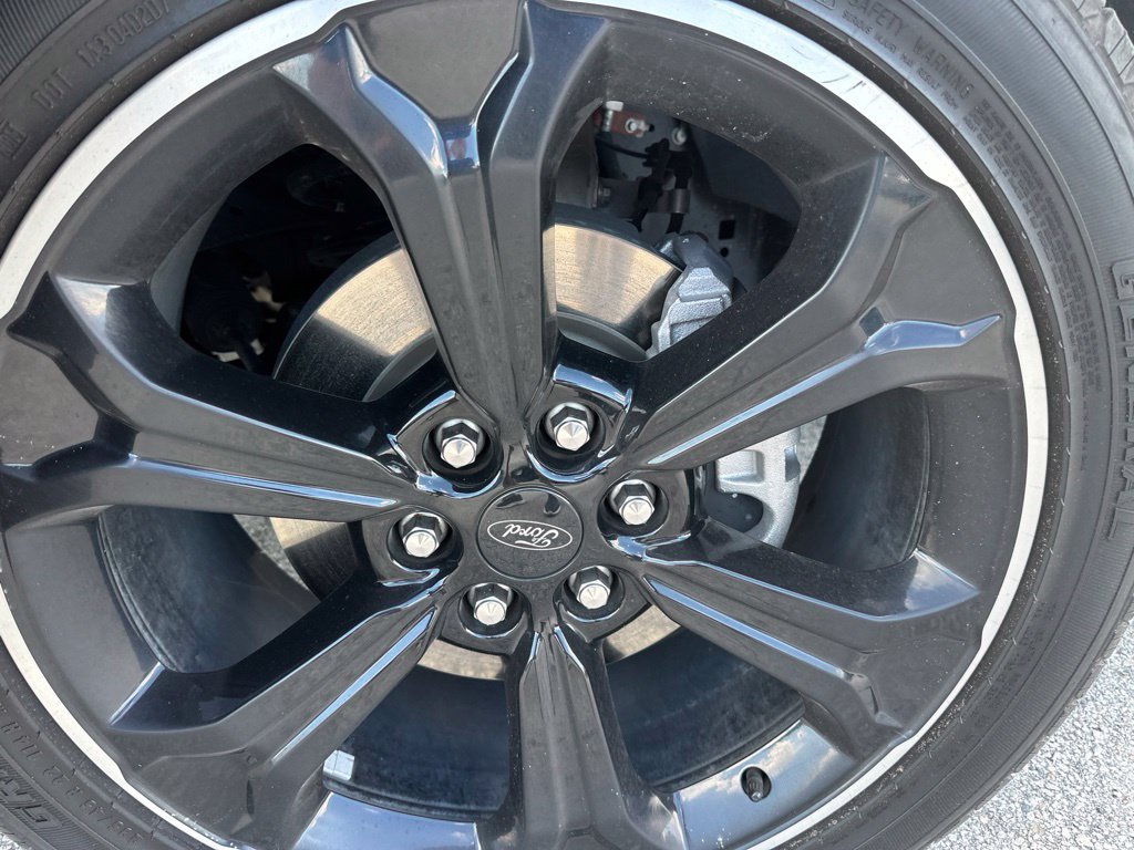 Used 2024 Ford Expedition Limited RWD image 3