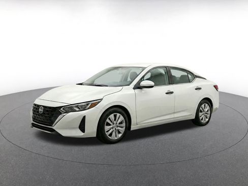 Used 2025 Nissan Sentra S image 3