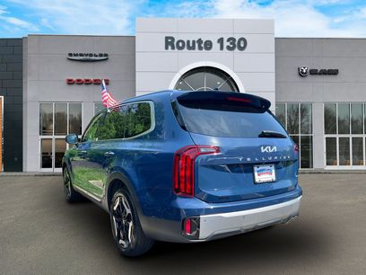Used 2024 Kia Telluride S w/ S Sunroof Package