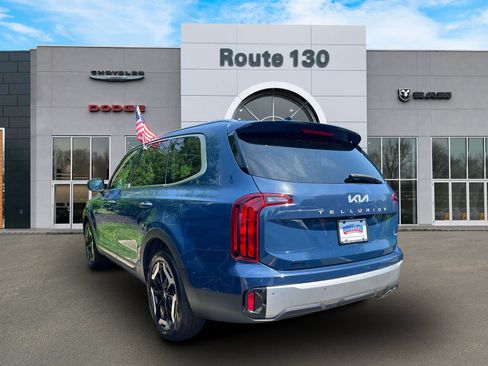 Used 2024 Kia Telluride S w/ S Sunroof Package AWD/4WD image 3