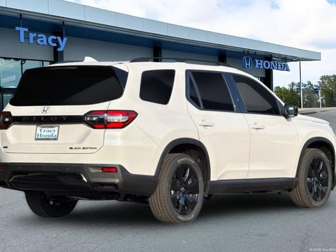 New 2026 Honda Pilot Black Edition image 6