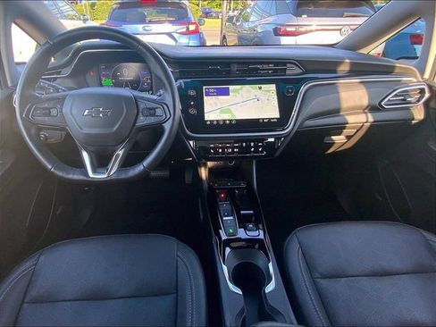 Used 2023 Chevrolet Bolt LT w/ Infotainment Package FWD image 12