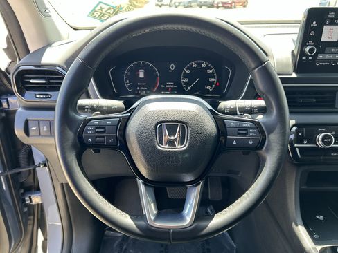 Certified 2023 Honda Pilot Touring image 11