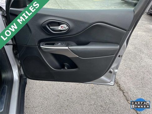 Certified 2019 Jeep Cherokee Limited image 22