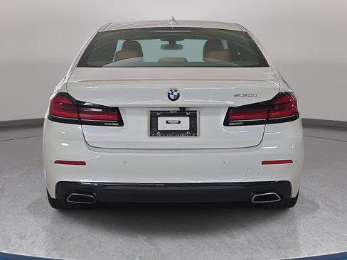 Certified 2023 BMW 530i w/ Premium Package RWD image 8