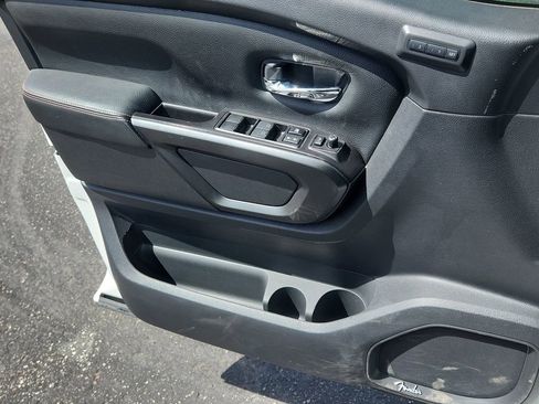 Used 2020 Nissan Titan PRO-4X w/ Pro-4x Convenience Package AWD/4WD image 6