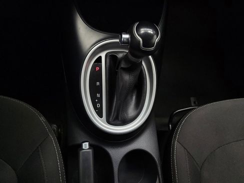 Used 2016 Kia Soul FWD image 26