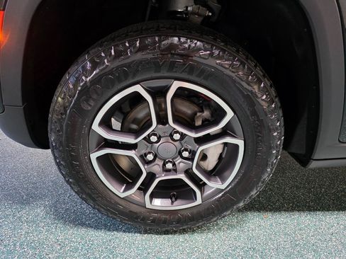 Used 2022 Jeep Grand Cherokee Trailhawk w/ Luxury Tech Group III AWD/4WD image 14