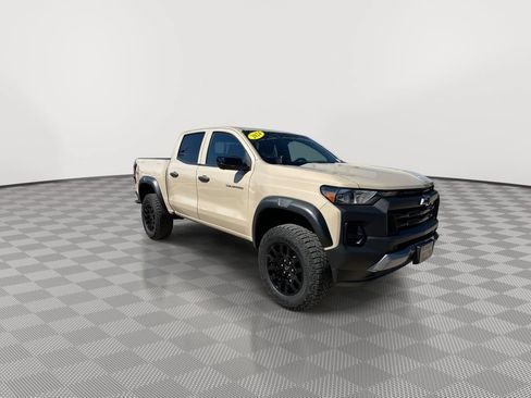 Certified 2024 Chevrolet Colorado Trail Boss w/ Technology Package AWD/4WD image 2