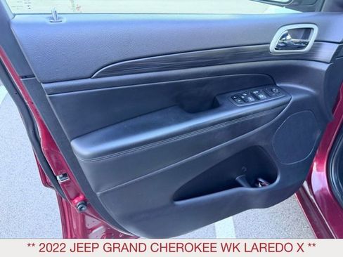Certified 2022 Jeep Grand Cherokee Laredo X image 15
