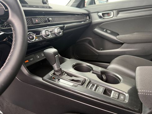 Certified 2025 Honda Civic Sport image 13