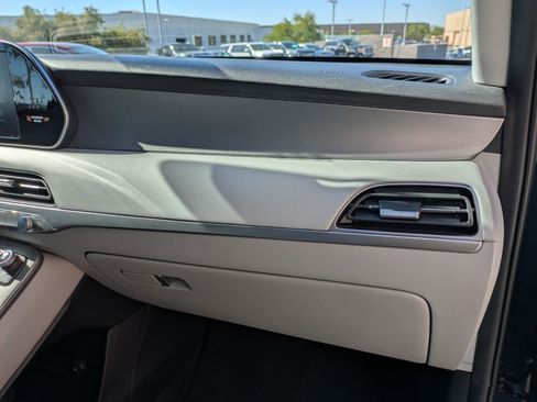 Used 2020 Hyundai Palisade SEL w/ Premium Package FWD image 30