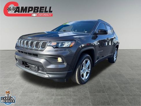 Used 2023 Jeep Compass Latitude image 1