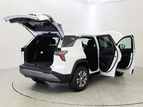 New 2026 Chevrolet Equinox LT AWD/4WD image 12