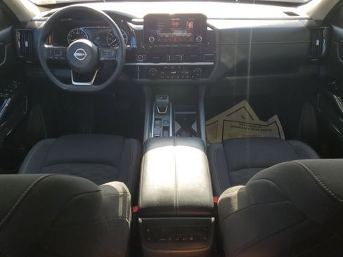 Used 2022 Nissan Pathfinder S image 21