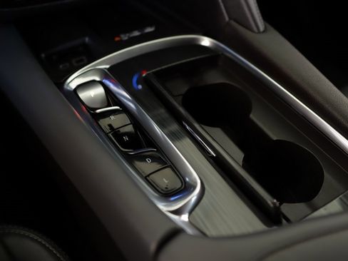 Used 2023 Buick Enclave Essence w/ Sport Touring Edition image 18