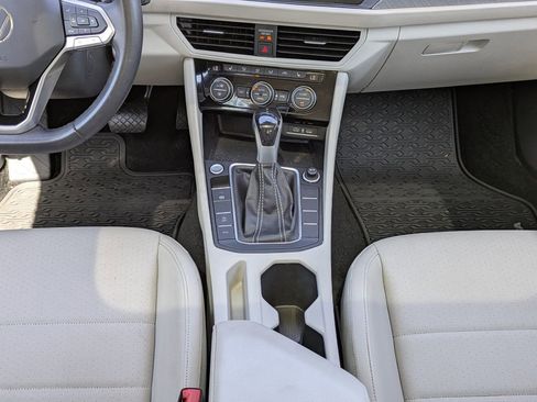Used 2023 Volkswagen Jetta SE image 18