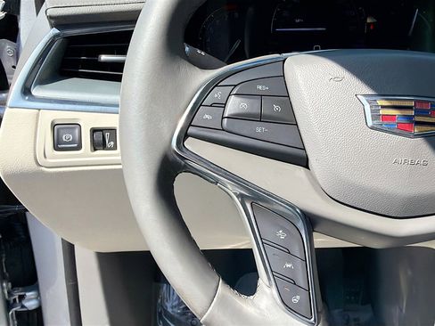 Used 2018 Cadillac XT5 Luxury w/ Driver Awareness Package image 34