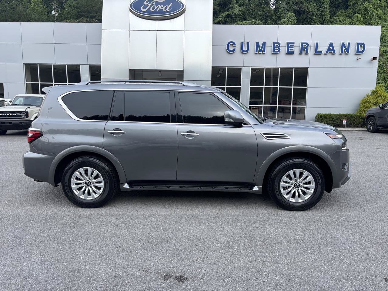 Used 2023 Nissan Armada SV w/ Cargo Package AWD/4WD image 4