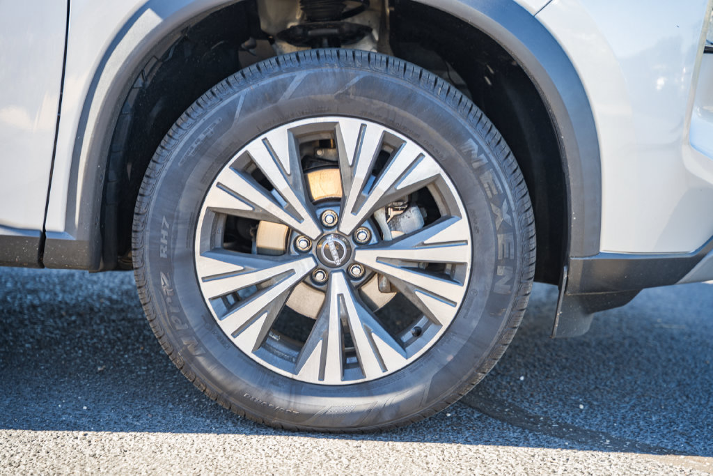 Used 2023 Nissan Rogue SV AWD/4WD image 14
