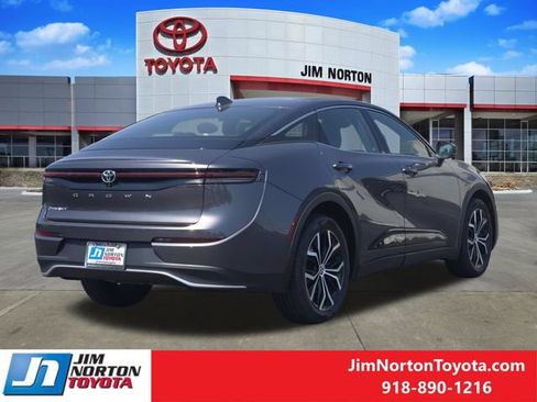 Used 2024 Toyota Crown AWD/4WD image 7