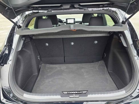 Used 2025 Toyota Corolla SE image 17