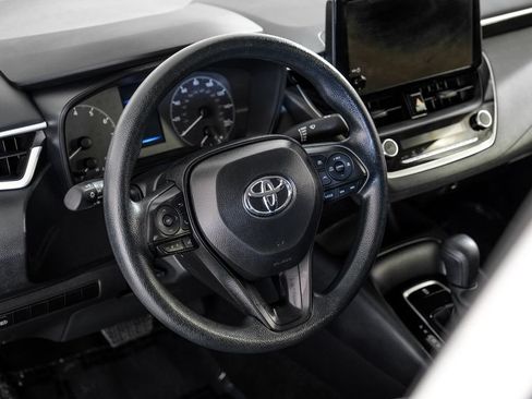Used 2025 Toyota Corolla LE FWD image 14