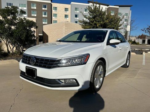 Used 2018 Volkswagen Passat 2.0T SE w/ SE Lighting Package FWD image 14