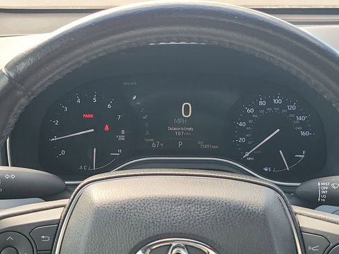 Used 2019 Toyota Avalon XLE w/ Moonroof Package image 29