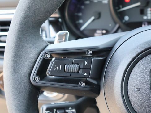 New 2025 Porsche Macan image 28