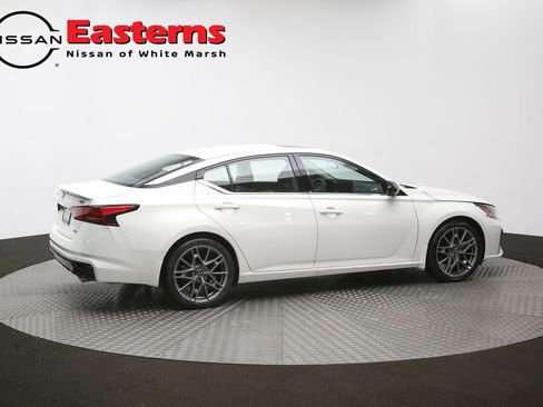 Used 2024 Nissan Altima 2.0 SR FWD image 41