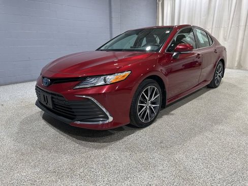 Used 2022 Toyota Camry XLE image 4