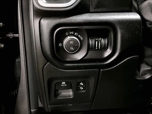 Used 2019 RAM 1500 Laramie image 35