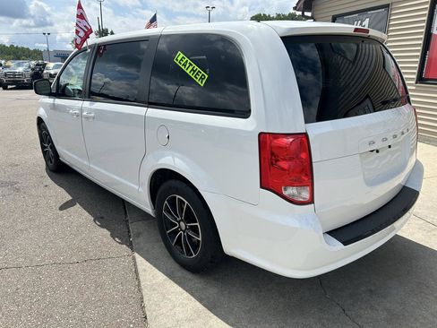 Used 2018 Dodge Grand Caravan SE FWD image 7