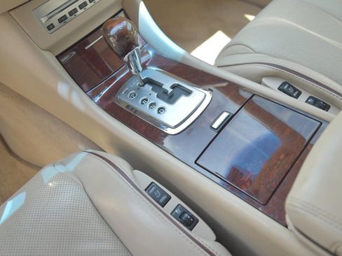 Used 2005 INFINITI Q45 w/ (P01) Premium Pkg image 24