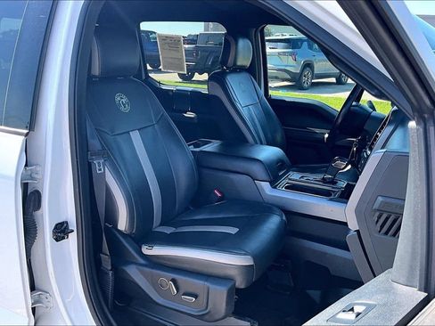 Used 2017 Ford F150 XLT w/ Equipment Group 302A Luxury AWD/4WD image 7