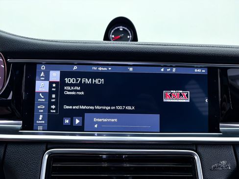 Used 2018 Porsche Panamera image 24