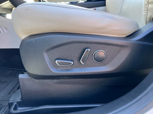 Used 2015 Ford Edge Titanium w/ Equipment Group 302A AWD/4WD image 17