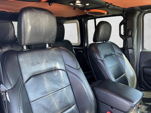 Used 2019 Jeep Wrangler Unlimited Sahara image 24