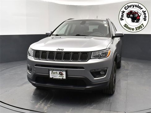 Used 2020 Jeep Compass Latitude image 2