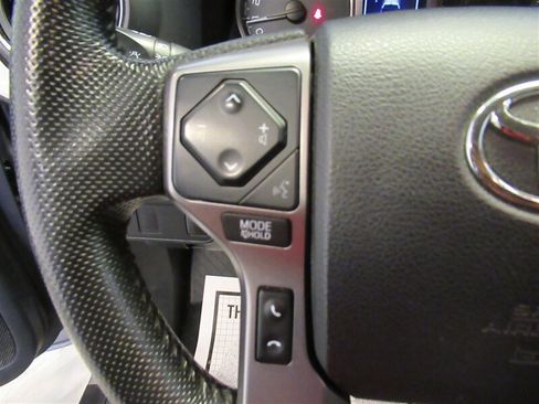 Used 2016 Toyota Tacoma SR5 image 15