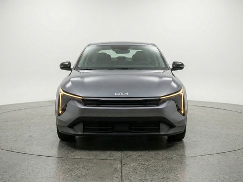Used 2025 Kia K4 LXS image 2