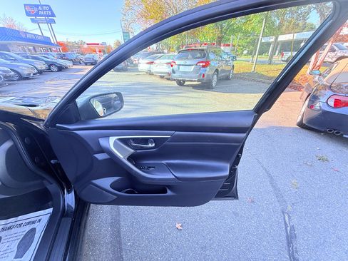 Used 2017 Nissan Altima 2.5 SR w/ Midnight Edition Package image 27