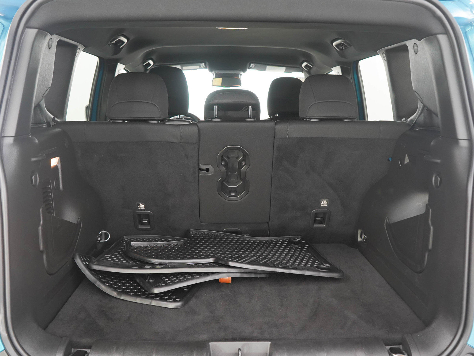 Used 2022 Jeep Renegade Altitude w/ Convenience Group AWD/4WD image 9