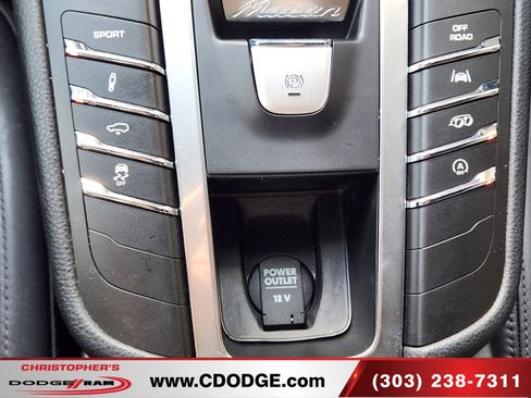 Used 2017 Porsche Macan GTS AWD/4WD image 26