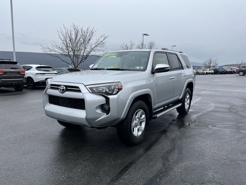 Used 2024 Toyota 4Runner SR5 Premium image 8