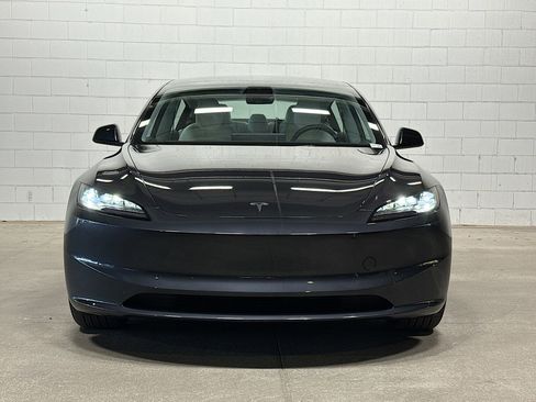 Used 2025 Tesla Model 3 RWD image 9