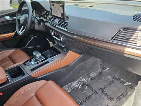 Used 2021 Audi Q5 Prestige w/ Prestige Package image 23