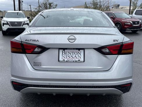 Used 2024 Nissan Altima 2.5 SV image 4